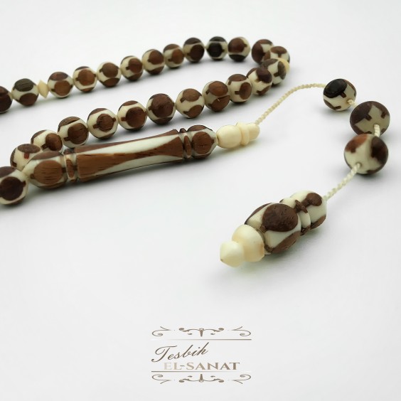 Deve Kemiği ve Kuka Ağacı Küre Kesim Efe Boy Usta İşi Sistemli Püsküllü Tesbih (8 x 8mm) Deve Kemiği ve Kuka Ağacı Küre Kesim Efe Boy Usta İşi Sistemli Püsküllü Tesbih (8 x 8mm)