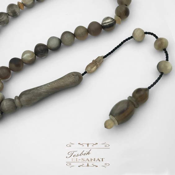 Bufalo Boynuzu Küre Kesim Efe Boy Usta İşi Sistemli Püsküllü Tesbih (7,5 x 7,5mm) Bufalo Boynuzu Küre Kesim Efe Boy Usta İşi Sistemli Püsküllü Tesbih (7,5 x 7,5mm)