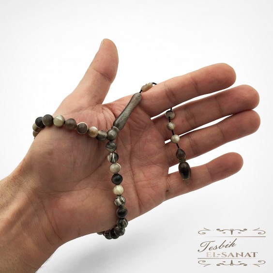 Bufalo Boynuzu Küre Kesim Efe Boy Usta İşi Sistemli Püsküllü Tesbih (7,5 x 7,5mm) Bufalo Boynuzu Küre Kesim Efe Boy Usta İşi Sistemli Püsküllü Tesbih (7,5 x 7,5mm)